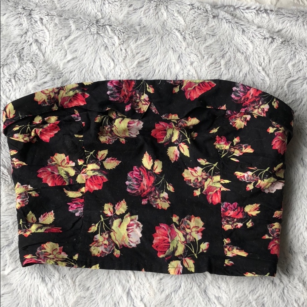 Urban Outfitters Floral Crop Top 👚